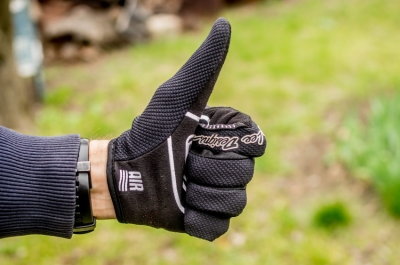 Обзор велосипедных перчаток Troy Lee Designs Air Gloves